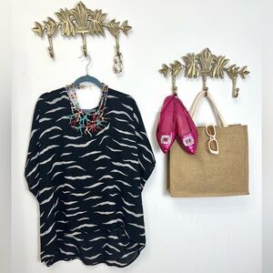 Caramels Contemporary kimono style blouse 1x ptp 25”